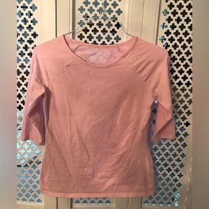 Bubblegum pink mid-sleeved t-shirt from Hanes
